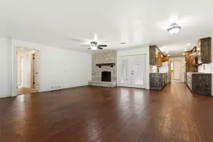 701 Brentwood Ln, Richardson, TX 75080 - Photo 3