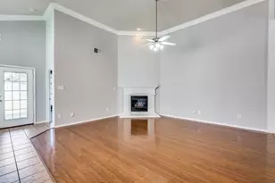 3208 Serpis, Grand Prairie, TX 75054 - Photo 9