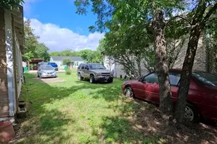 408 S Harrison St, McGregor, TX 76657 - Photo 9