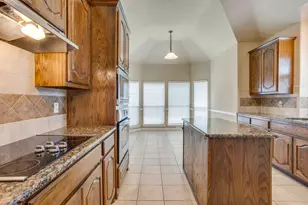 2912 Crystal Way, Grand Prairie, TX 75052 - Photo 15