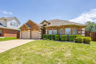 2912 Crystal Way, Grand Prairie, TX 75052 - Photo 3