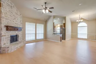 2912 Crystal Way, Grand Prairie, TX 75052 - Photo 5