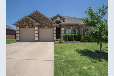 2912 Crystal Way, Grand Prairie, TX 75052 - Photo 1