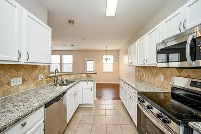6127 Yorkglen Manor Lane, Houston, TX 77084 - Photo 9