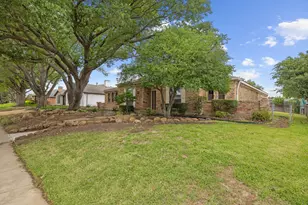 1527 Estates Way, Carrollton, TX 75006 - Photo 3