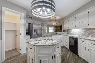 1527 Estates Way, Carrollton, TX 75006 - Photo 11