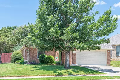 514 Renee Drive, Euless, TX 76040 - Photo 3