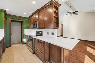 2604 S Meadow Dr, Fort Worth, TX 76133 - Photo 9