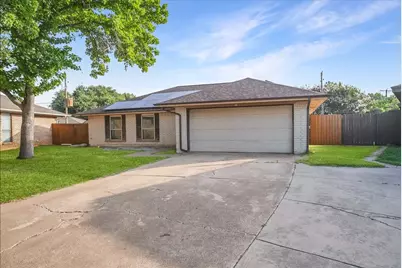 2604 S Meadow Drive, Fort Worth, TX 76133 - Photo 1