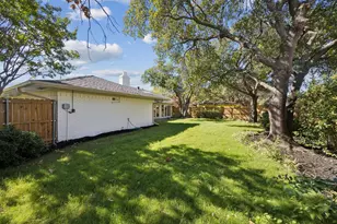 4331 Laren Ln, Dallas, TX 75244 - Photo 35