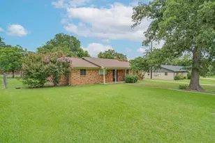 140 Joyce Dr, Argyle, TX 76226 - Photo 3