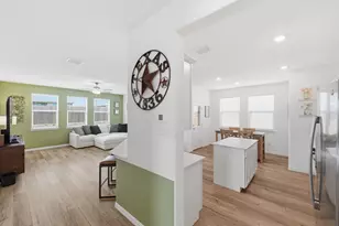 948 High Noon Dr, Fort Worth, TX 76052 - Photo 11
