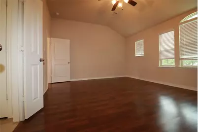 913 Shelby Lane, Lewisville, TX 75056 - Photo 13