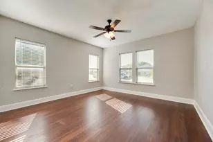 604 Casa Linda St, Ennis, TX 75119 - Photo 17
