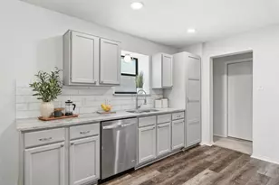 6205 Fernwood Dr, Arlington, TX 76001 - Photo 9