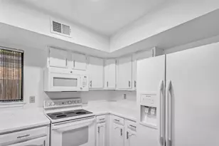 2440 Sunflower Dr, Arlington, TX 76014 - Photo 9