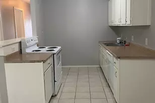 1904L San Rafael St, Fort Worth, TX 76134 - Photo 3