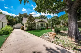 2536 Walsh Ct, Fort Worth, TX 76109 - Photo 3