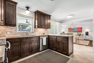 10206 Sherbrook Ln, Dallas, TX 75229 - Photo 11
