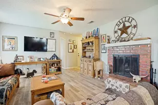 1036 Summit Dr, Justin, TX 76247 - Photo 5