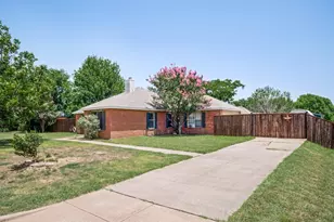 1036 Summit Dr, Justin, TX 76247 - Photo 3