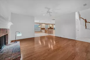 1300 Yellowstone Ln, Carrollton, TX 75006 - Photo 17