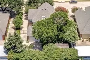 1300 Yellowstone Ln, Carrollton, TX 75006 - Photo 5