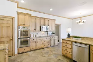 1000 Wiltshire Dr, Carrollton, TX 75007 - Photo 13