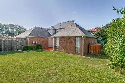 1000 Wiltshire Drive, Carrollton, TX 75007 - Photo 31