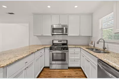 2725 Wayside Avenue, Fort Worth, TX 76110 - Photo 11