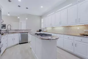 7611 Sweetgum Dr, Irving, TX 75063 - Photo 19