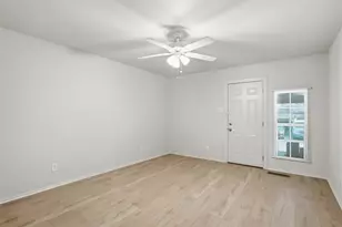 13328 Southview Ln, Dallas, TX 75240 - Photo 19