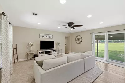 201 Rockett Lane, Pecan Hill, TX 75154 - Photo 5