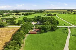 201 Rockett Ln, Pecan Hill, TX 75154 - Photo 29