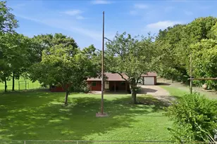 201 Rockett Ln, Pecan Hill, TX 75154 - Photo 25