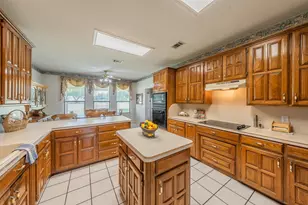 2305 Floyd Hampton Rd, Crowley, TX 76036 - Photo 11