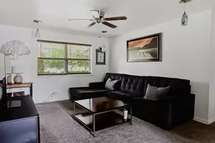 1105 Glenn Dr, Euless, TX 76039 - Photo 5