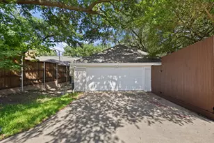 8857 Flint Falls Dr, Dallas, TX 75243 - Photo 33
