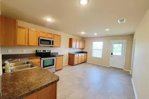 10032 Daly Dr, Fort Worth, TX 76053 - Photo 9