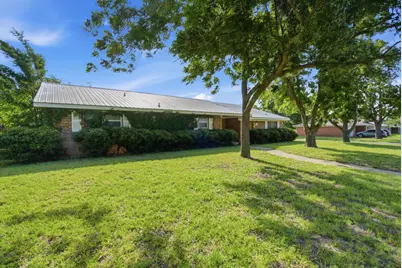 1109 N Lillian Street, Stephenville, TX 76401 - Photo 3