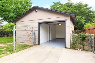 829 Yale Street, River Oaks, TX 76114 - Photo 9