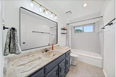2010 S Arbor Rose Drive, Grand Prairie, TX 75050 - Photo 15