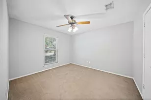 2010 S Arbor Rose Dr, Grand Prairie, TX 75050 - Photo 17