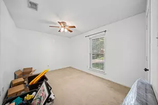 2010 S Arbor Rose Dr, Grand Prairie, TX 75050 - Photo 15