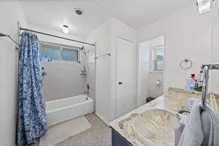 2010 S Arbor Rose Dr, Grand Prairie, TX 75050 - Photo 13