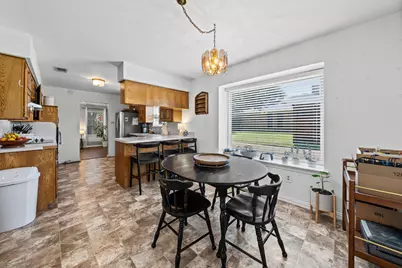 2010 S Arbor Rose Drive, Grand Prairie, TX 75050 - Photo 7