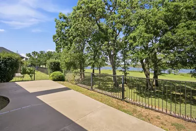 3009 Shoreline Drive, Burleson, TX 76028 - Photo 9