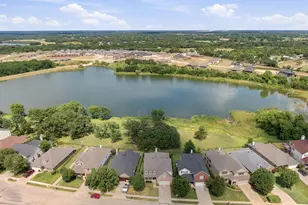 3009 Shoreline Dr, Burleson, TX 76028 - Photo 3