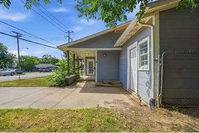1401 Granbury Street, Cleburne, TX 76033 - Photo 3