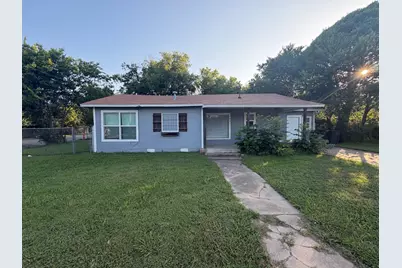 1401 Granbury Street, Cleburne, TX 76033 - Photo 1